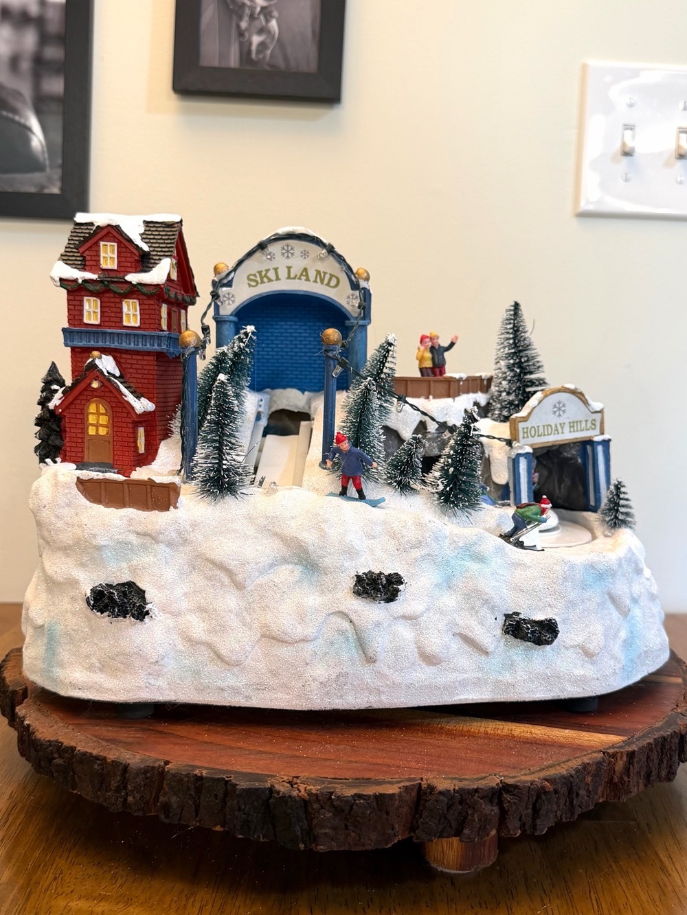 St Nicholas Square Holiday Hills Ski Village Music Motion Lighted 2022